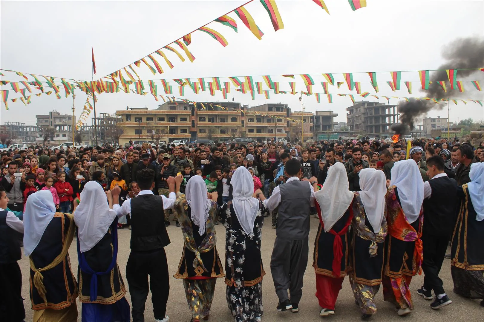 Gelê Rojava salvegera damezrandina PKK`ê pîroz kir 