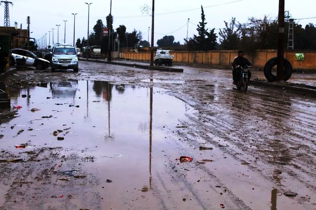 Şaredariya Reqayê piştî baranê ket nava liv û tevgerê