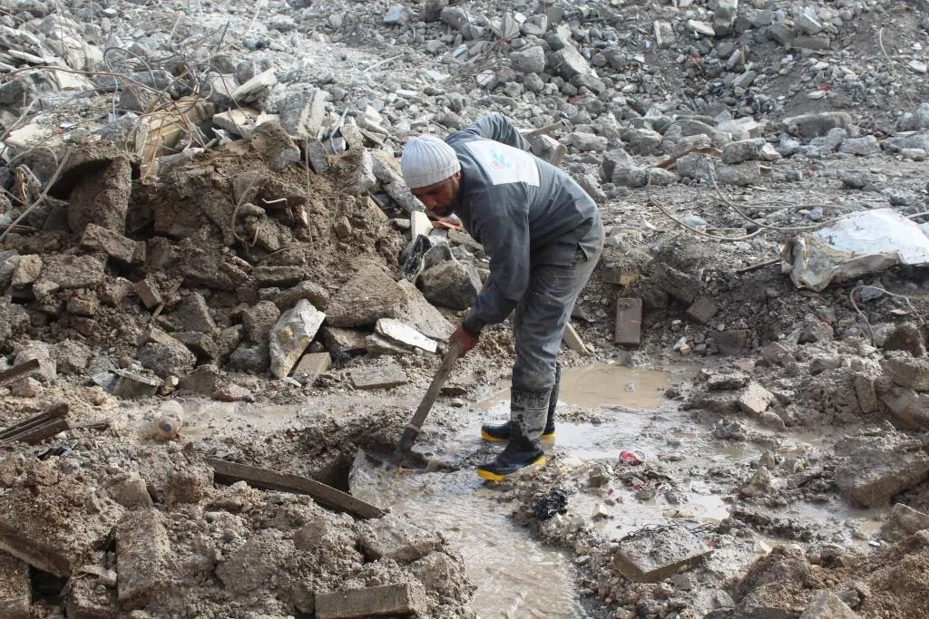 Şaredariya Reqayê piştî baranê ket nava liv û tevgerê