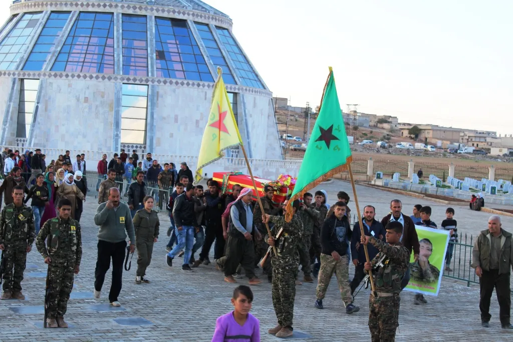 Cenazeyê Serdar Tolhildan bi merasîmeke girseyî hate veşartin