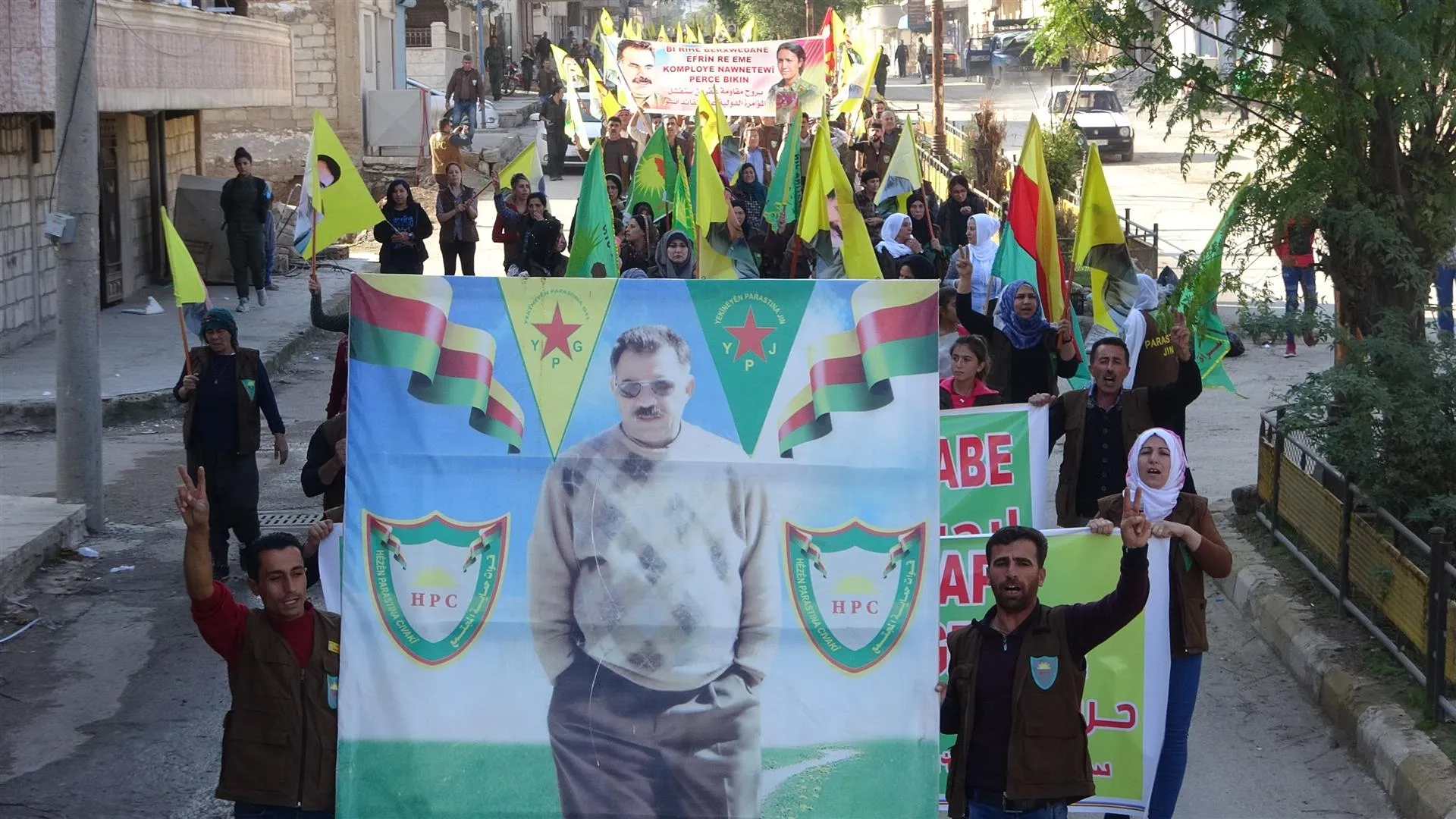 HPC‘ê ji bo azadiya Ocalan meşek li dar xist