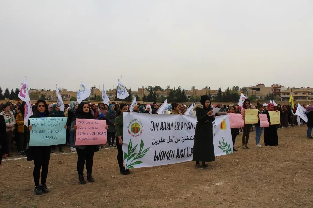 'Bi hêza jinê em ê faşîzmê bişkînin û azadiyê bi dest bixin'