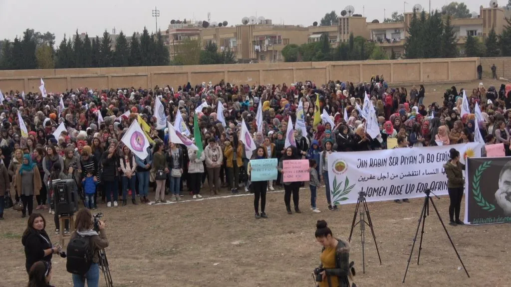 'Bi hêza jinê em ê faşîzmê bişkînin û azadiyê bi dest bixin'