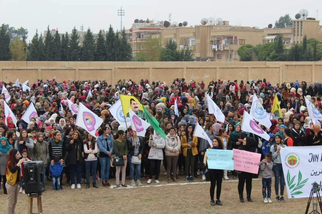 'Bi hêza jinê em ê faşîzmê bişkînin û azadiyê bi dest bixin'