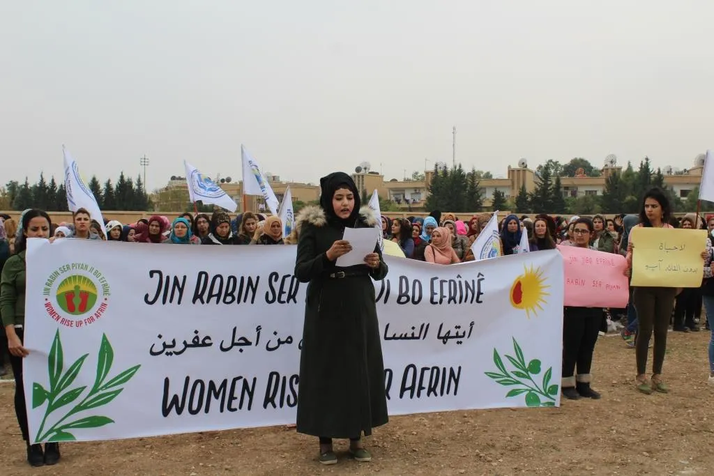 'Bi hêza jinê em ê faşîzmê bişkînin û azadiyê bi dest bixin'