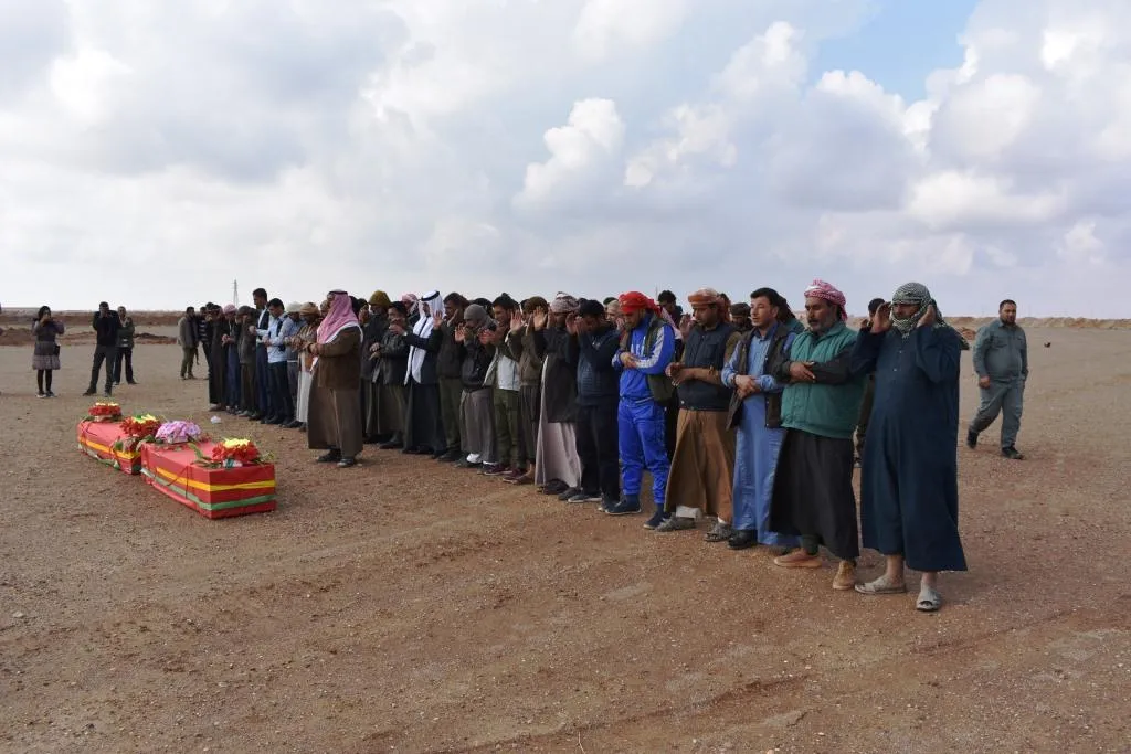 Gelê Dêrazorê cenazeyê El-Ziêl û El-Abdullah veşartin