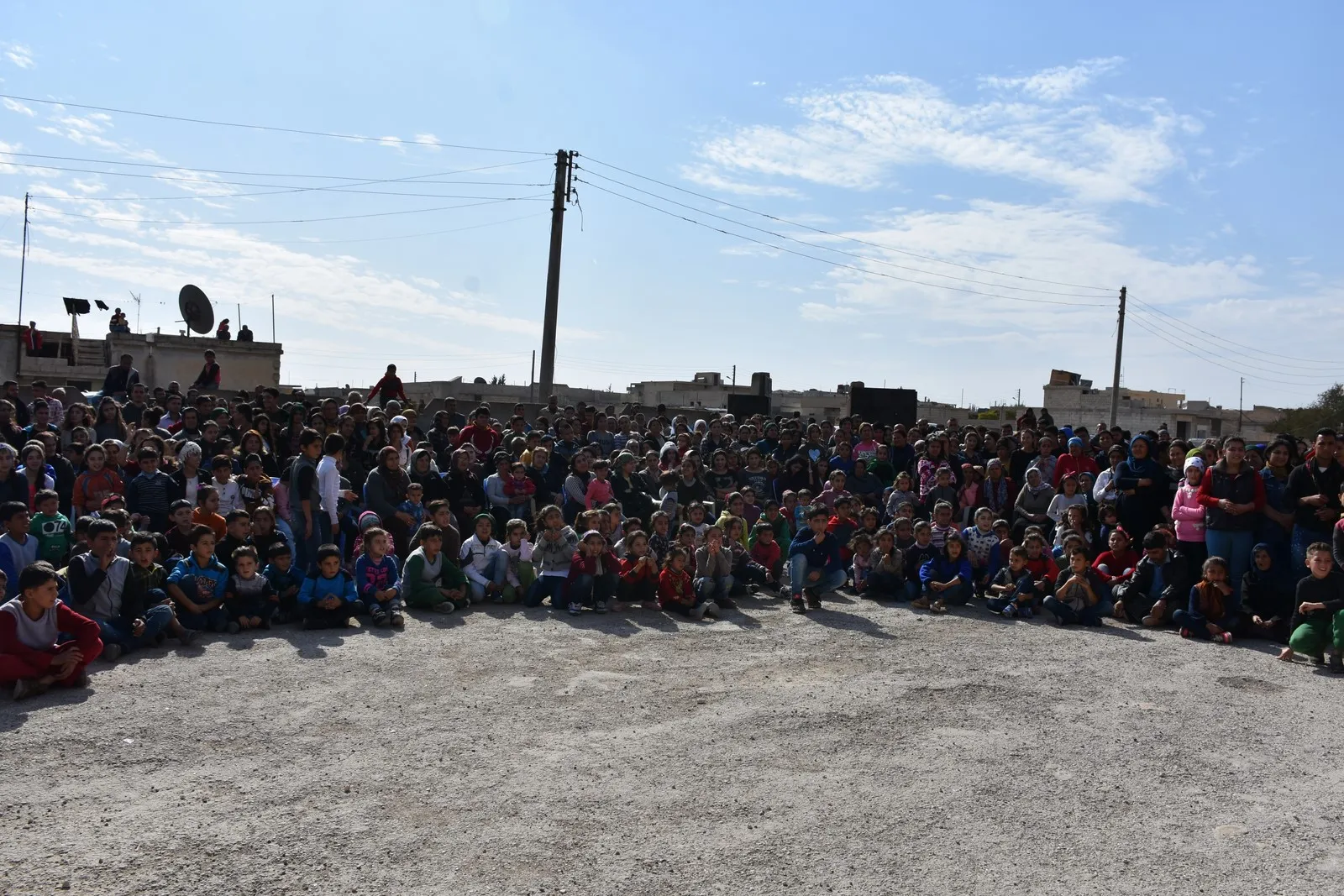 Di Mihrîcana Dengvedana Efrînê de çalakiyên cûr bi cûr
