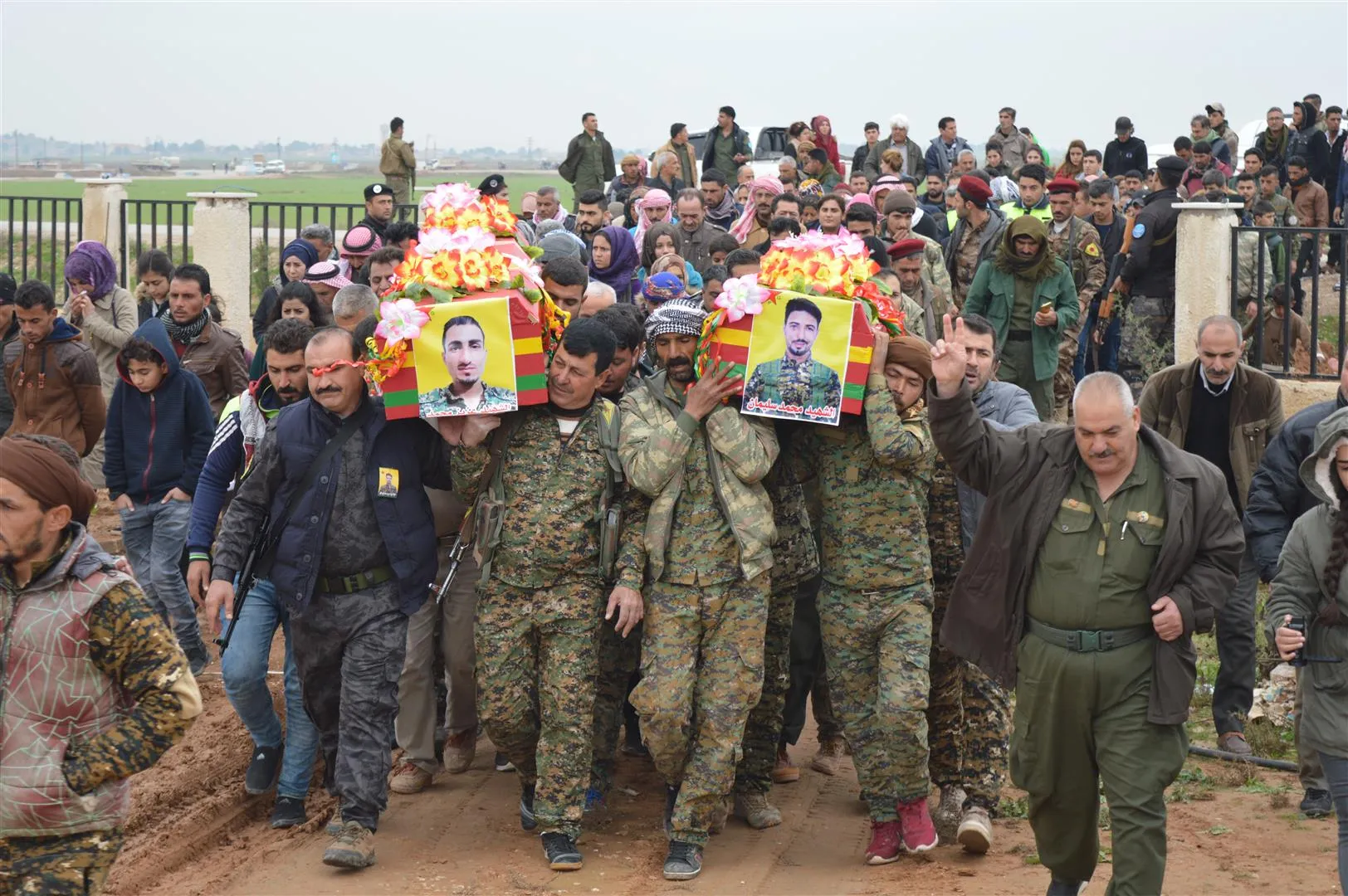 Cenazeyê du şehîdên "Şerê Tinekirina Terorê" li Til Temirê hatin veşartin