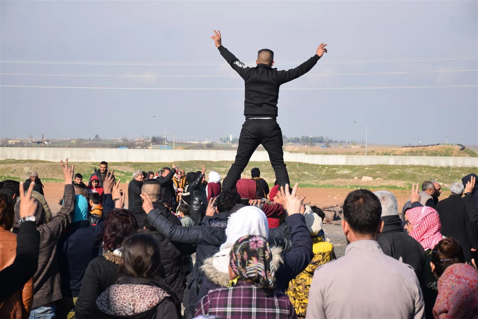 Ji çalakiya mertalên zindî li ser sînor peyamên berxwedanê