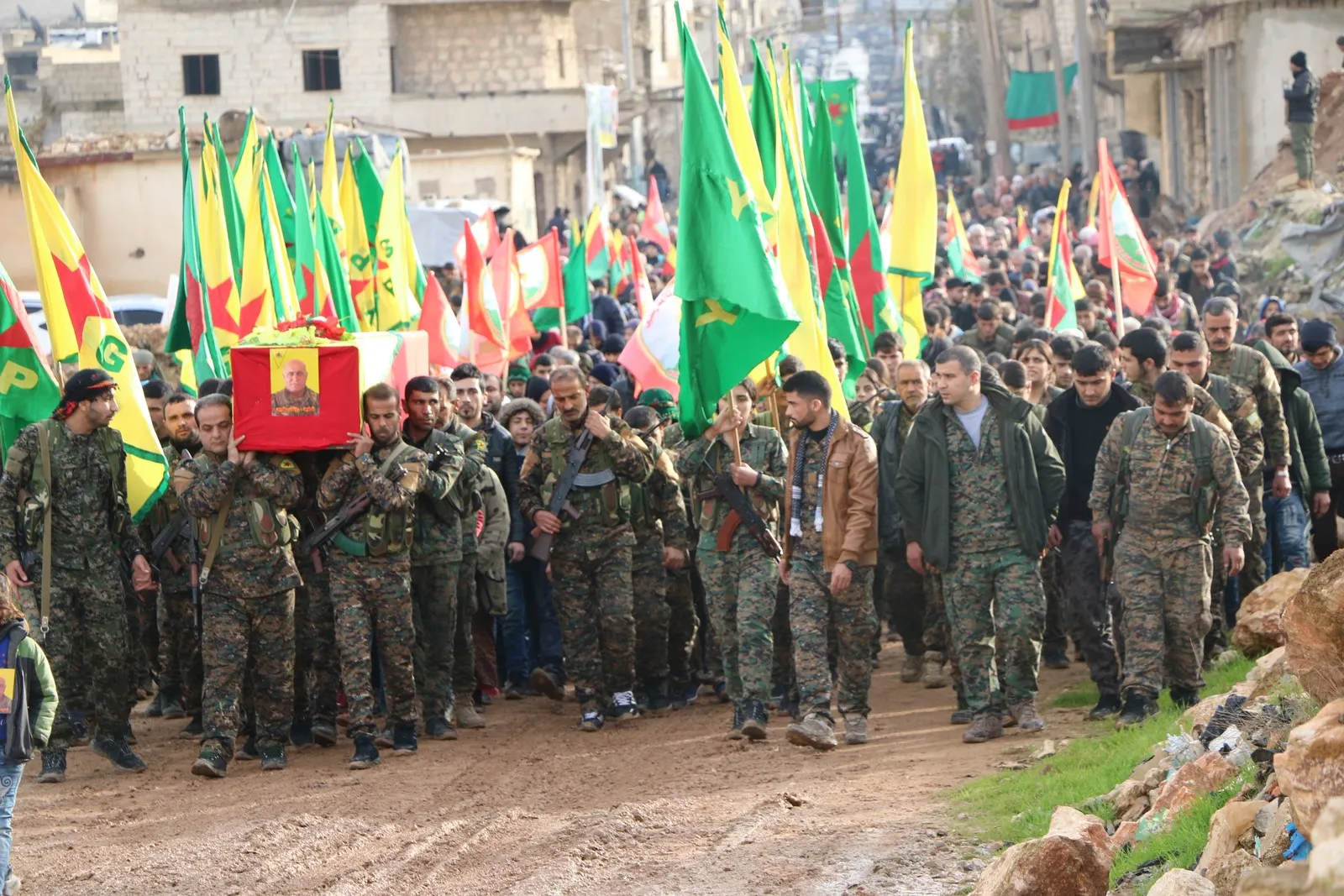 Şêniyên Helebê cenazeyê Rûşan Efrîn spartin axê