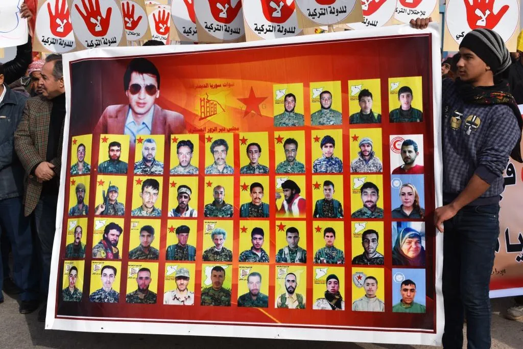 Gelê Dêrazorê nerazîbûn nîşanî gefên Tirkiyê dan