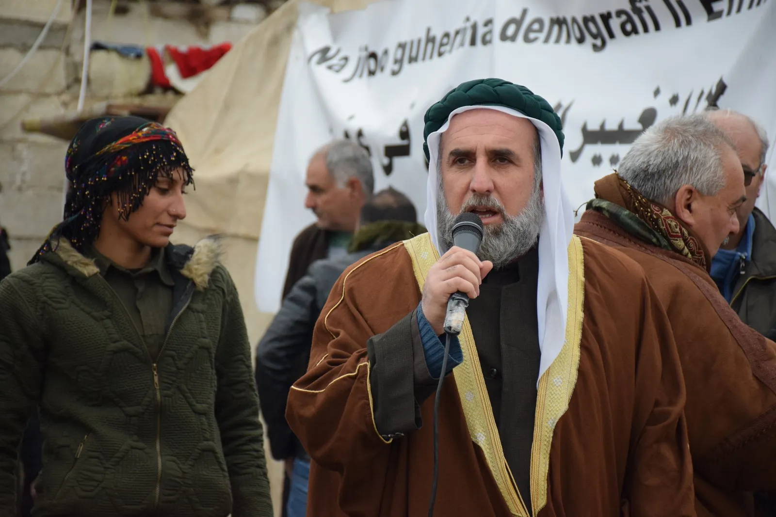 ‘Em ê di yek xendeqê de li dijî êrîşan bisekinin‘