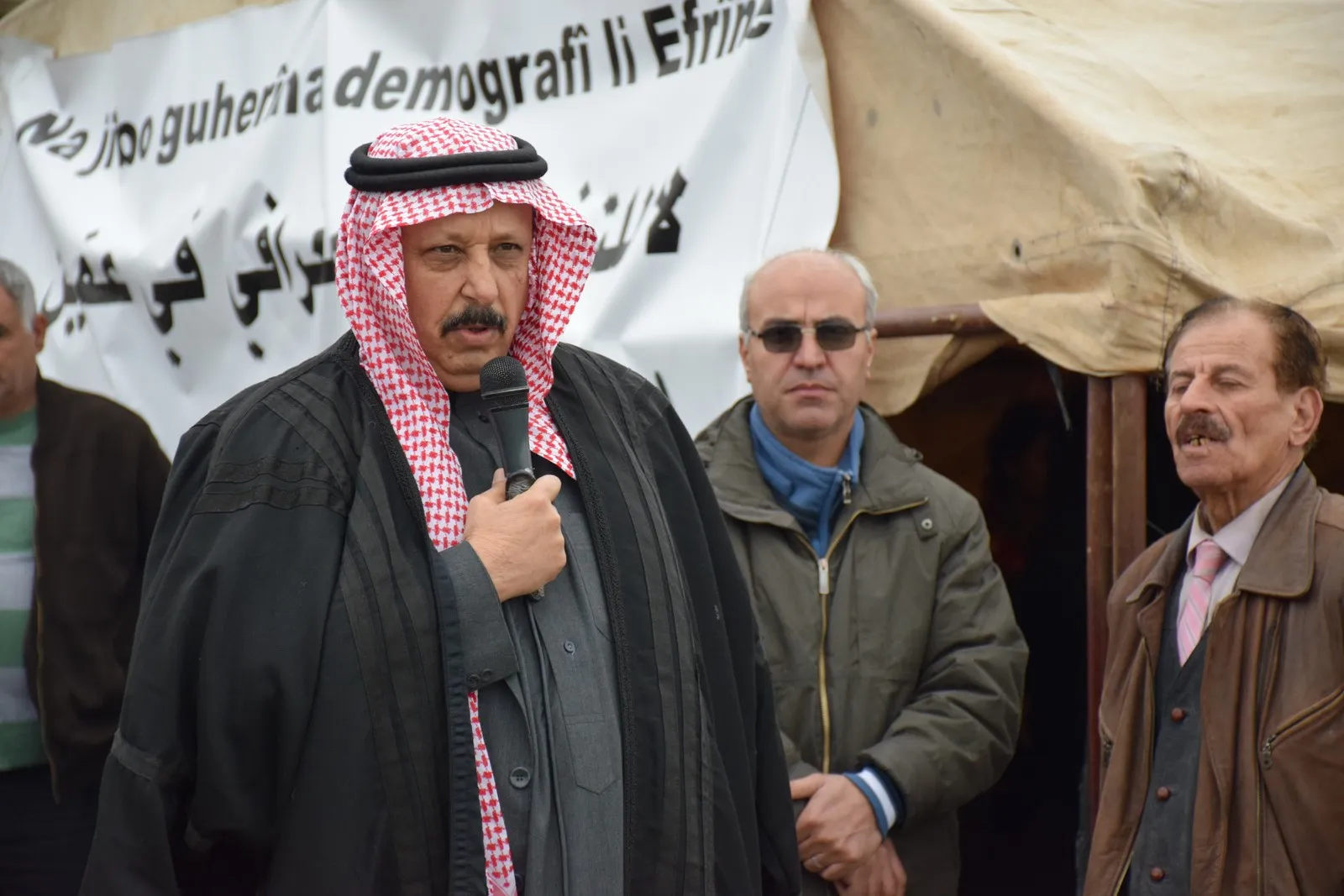 ‘Em ê di yek xendeqê de li dijî êrîşan bisekinin‘