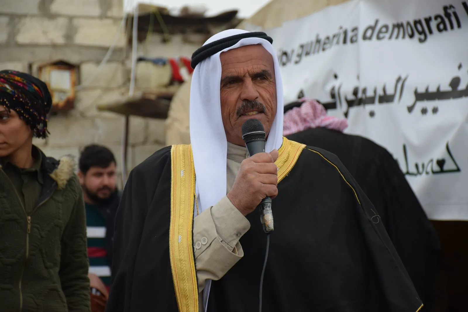‘Em ê di yek xendeqê de li dijî êrîşan bisekinin‘