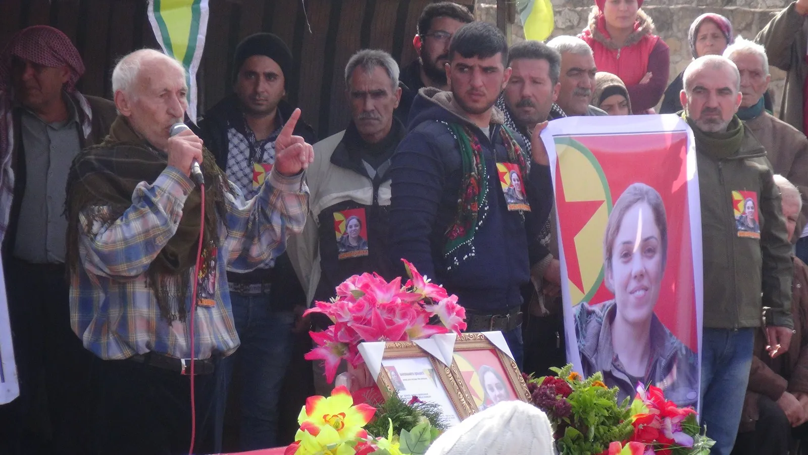 Bi hezaran sersaxî ji malbata şehîd Avesta Qehreman re xwest