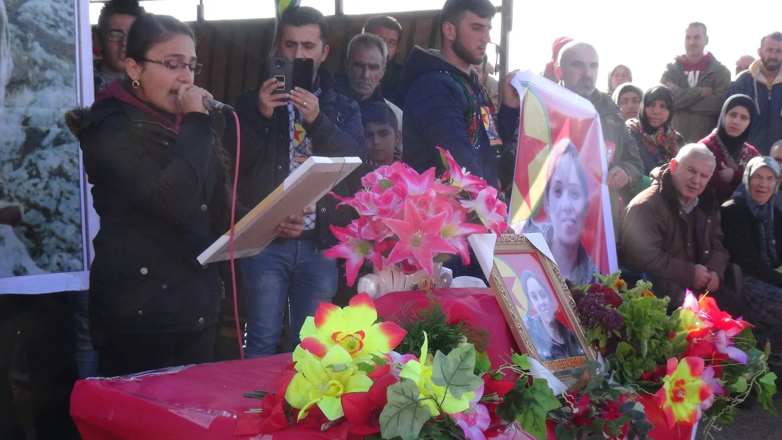 Bi hezaran sersaxî ji malbata şehîd Avesta Qehreman re xwest