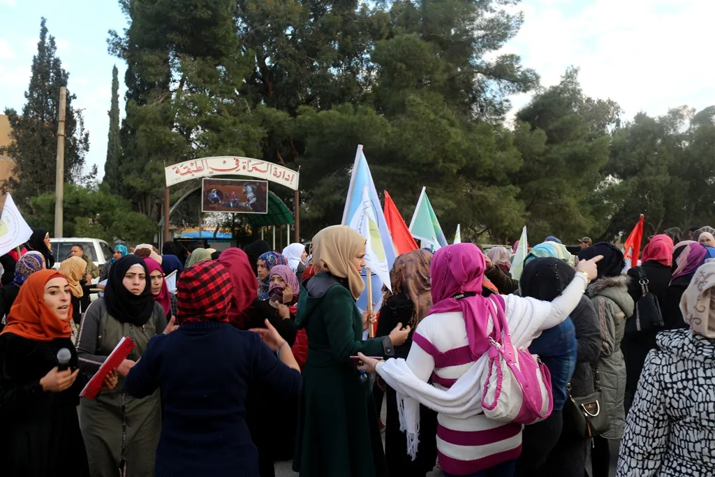 Meşa jinên Tebqayê bi dawî bû