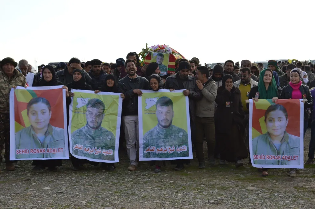 Cenazeyê şehîd Seyad hate veşartin û nasnameya Ronak hate eşkerekirin