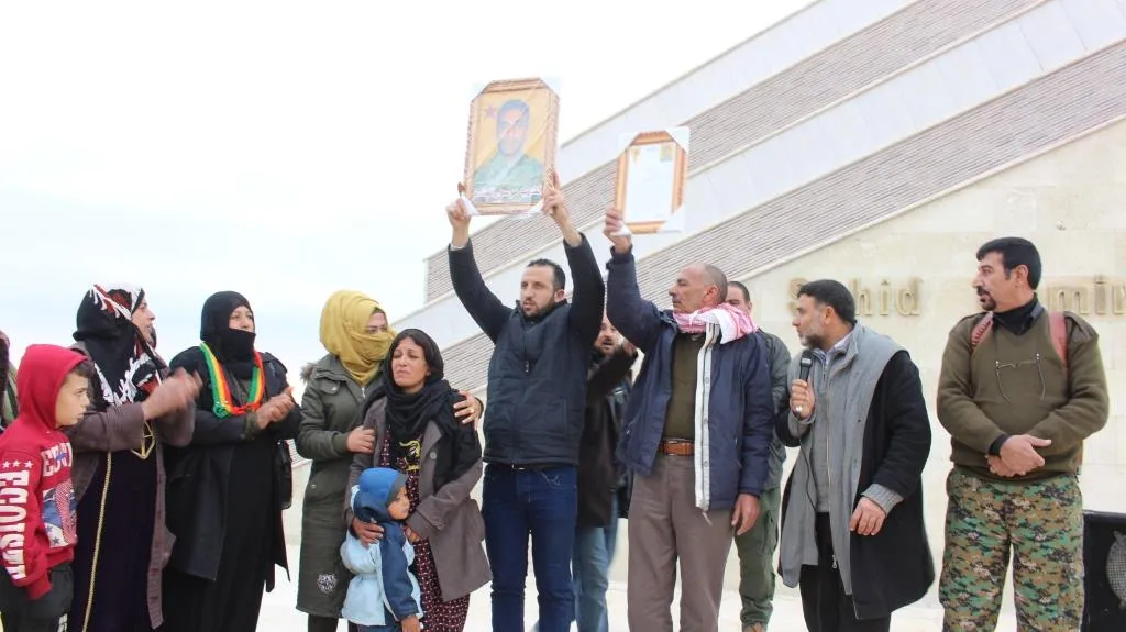 Cenazeyê şehîd Xesan bi merasîmekî girseyî hate veşartin
