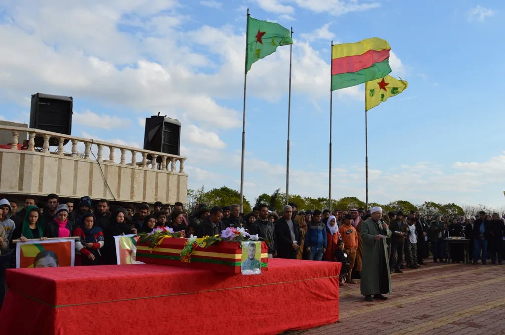 Cenazeyê şehîd Seyad hate veşartin û nasnameya Ronak hate eşkerekirin