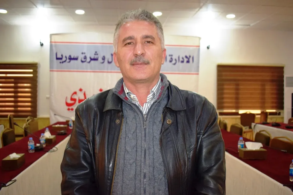 Rêveberiya Xweser alîkarî ji koçberên Dêrazorê re şand