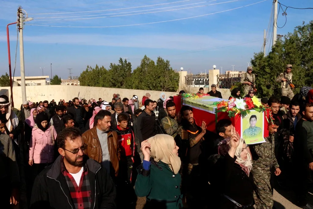 Cenazeyê şehîd Sultan li Tebqayê hate veşartin