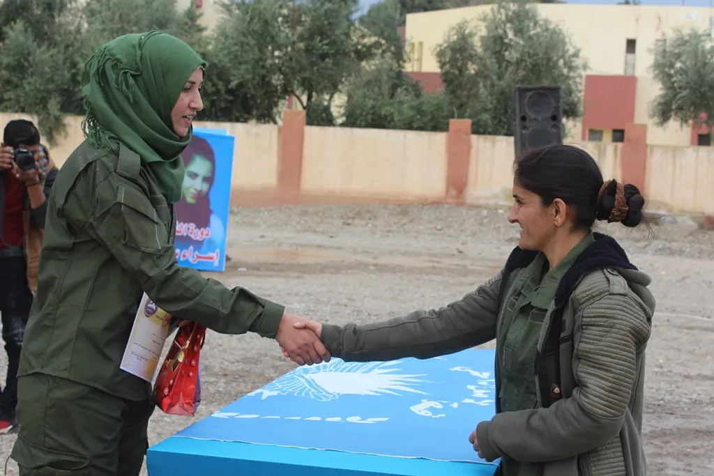Akademiya Şehîd Rojbîn Ereb dewreya perwerdeyê ya duyemîn qedandin