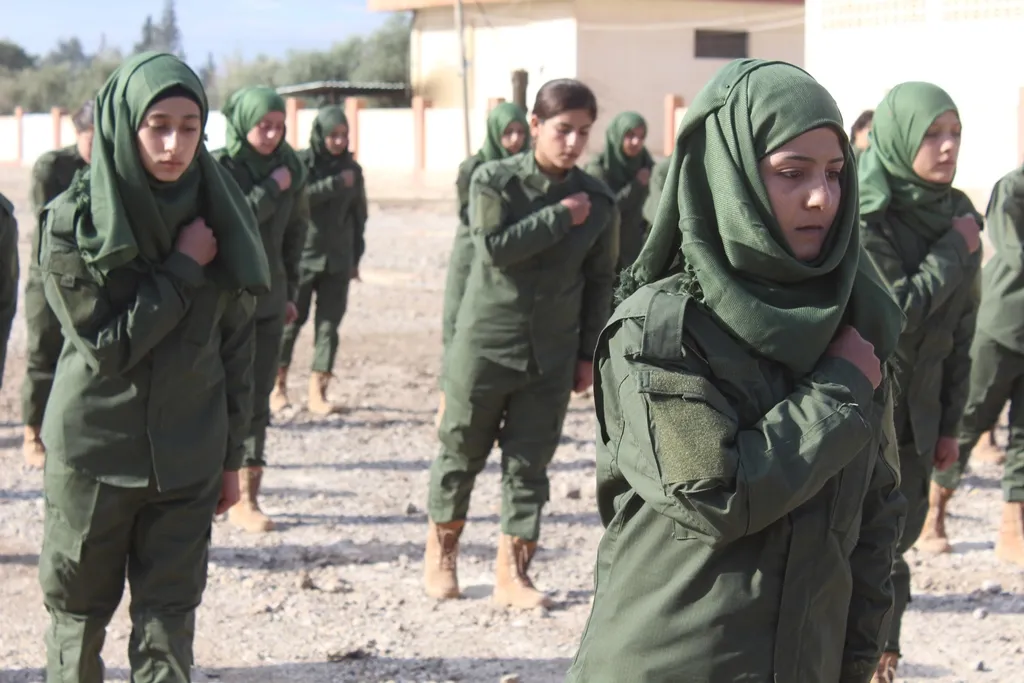 Akademiya Şehîd Rojbîn Ereb dewreya perwerdeyê ya duyemîn qedandin