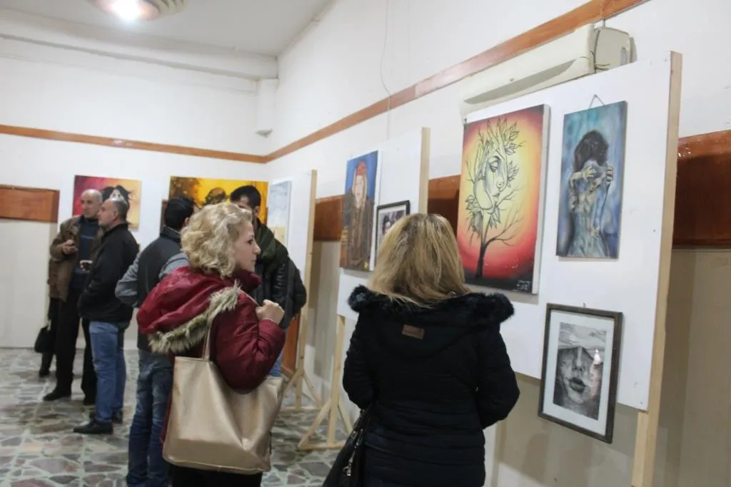 'Ber bi pêşerojek bê tundî'
