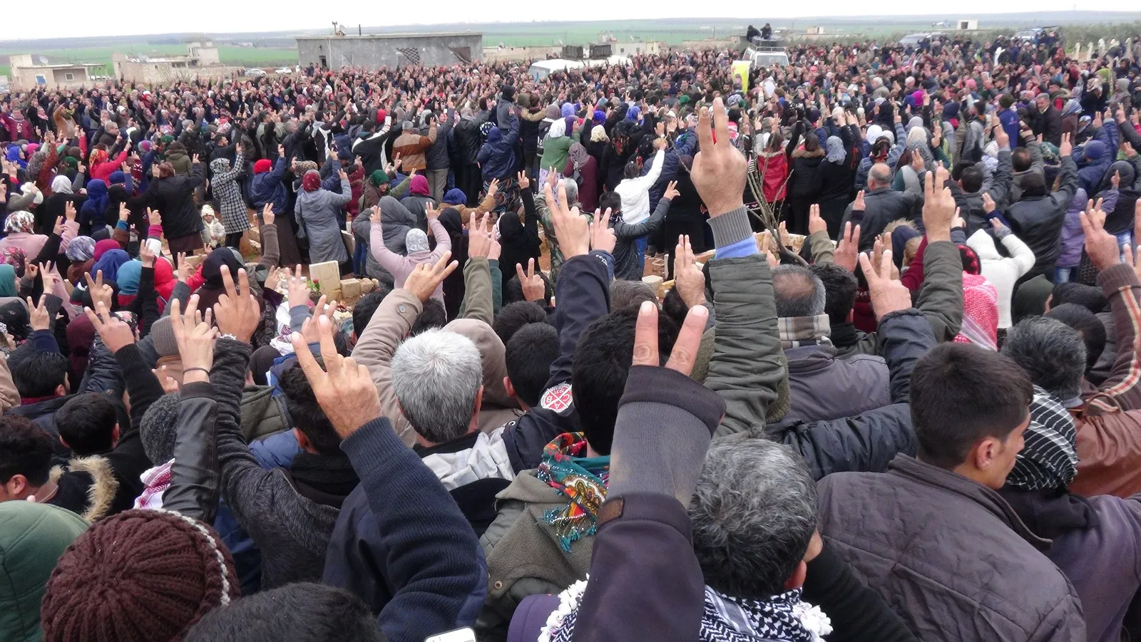 Bi hezaran cenazeyê Mezlûm û Zagros spartin axê