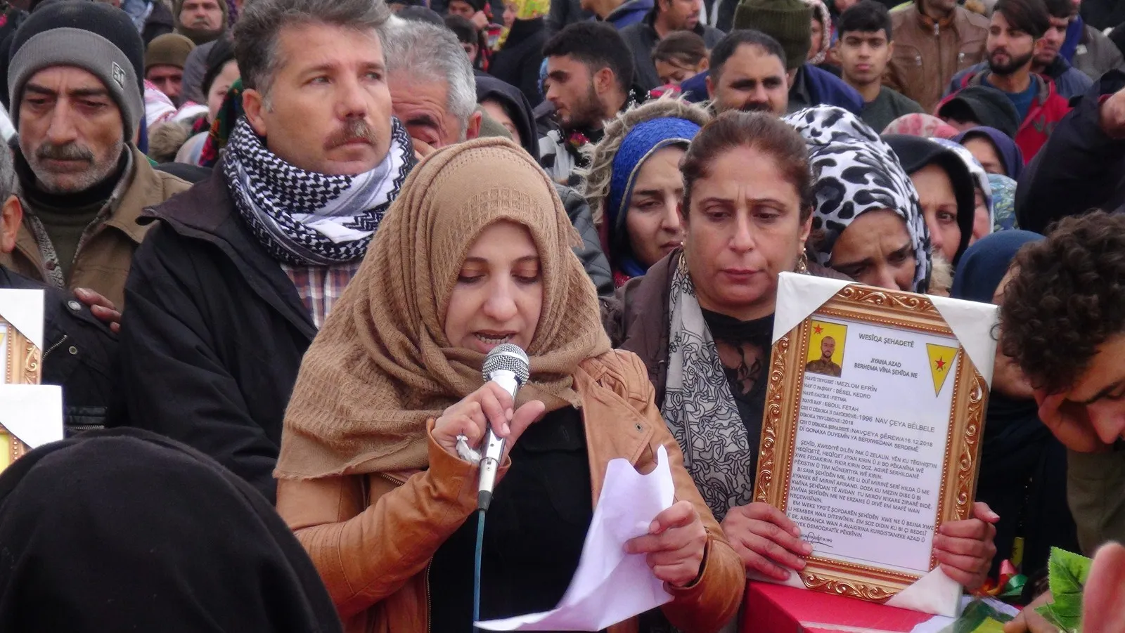 Bi hezaran cenazeyê Mezlûm û Zagros spartin axê