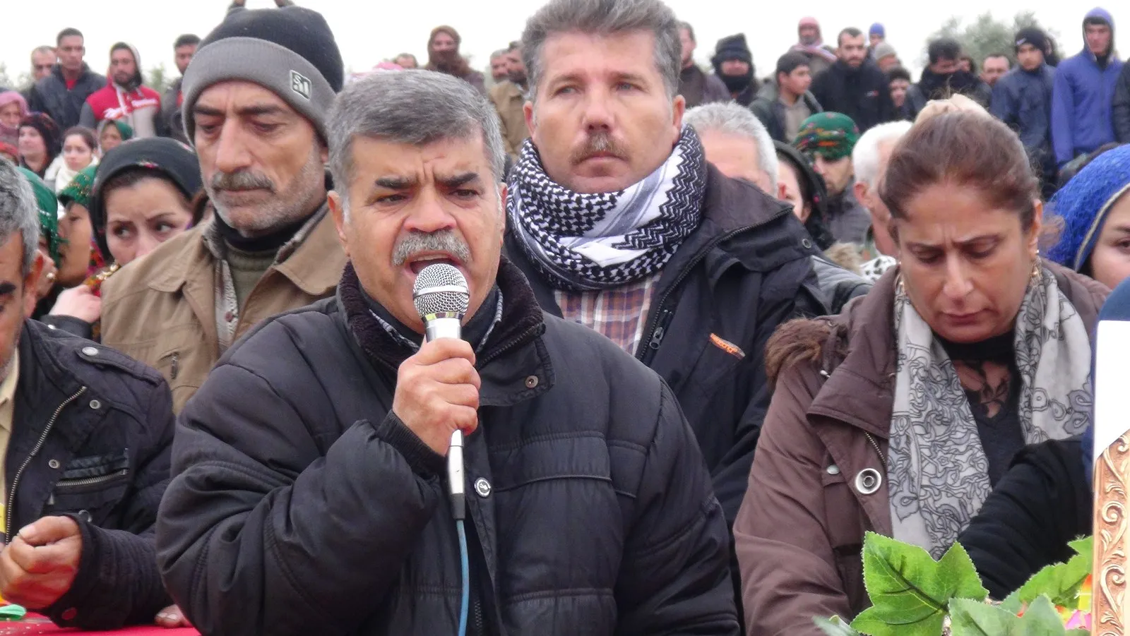 Bi hezaran cenazeyê Mezlûm û Zagros spartin axê