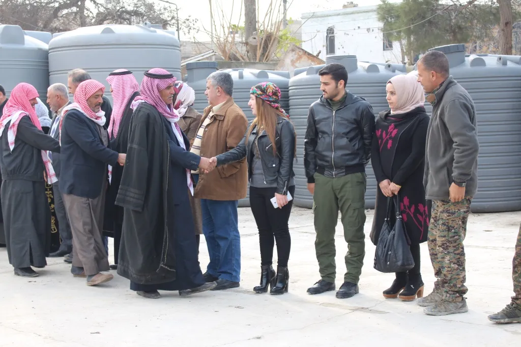Eşîreyên Minbicê piştgiriya xwe bi rêveberî û meclisa leşkerî re dûbare kirin