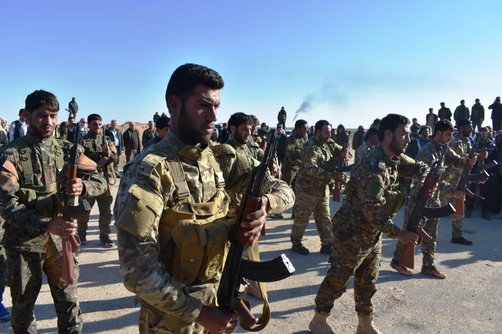 Şehîdên "Şerê Tinekirina Terorê" bi girseyê hatin veşartin