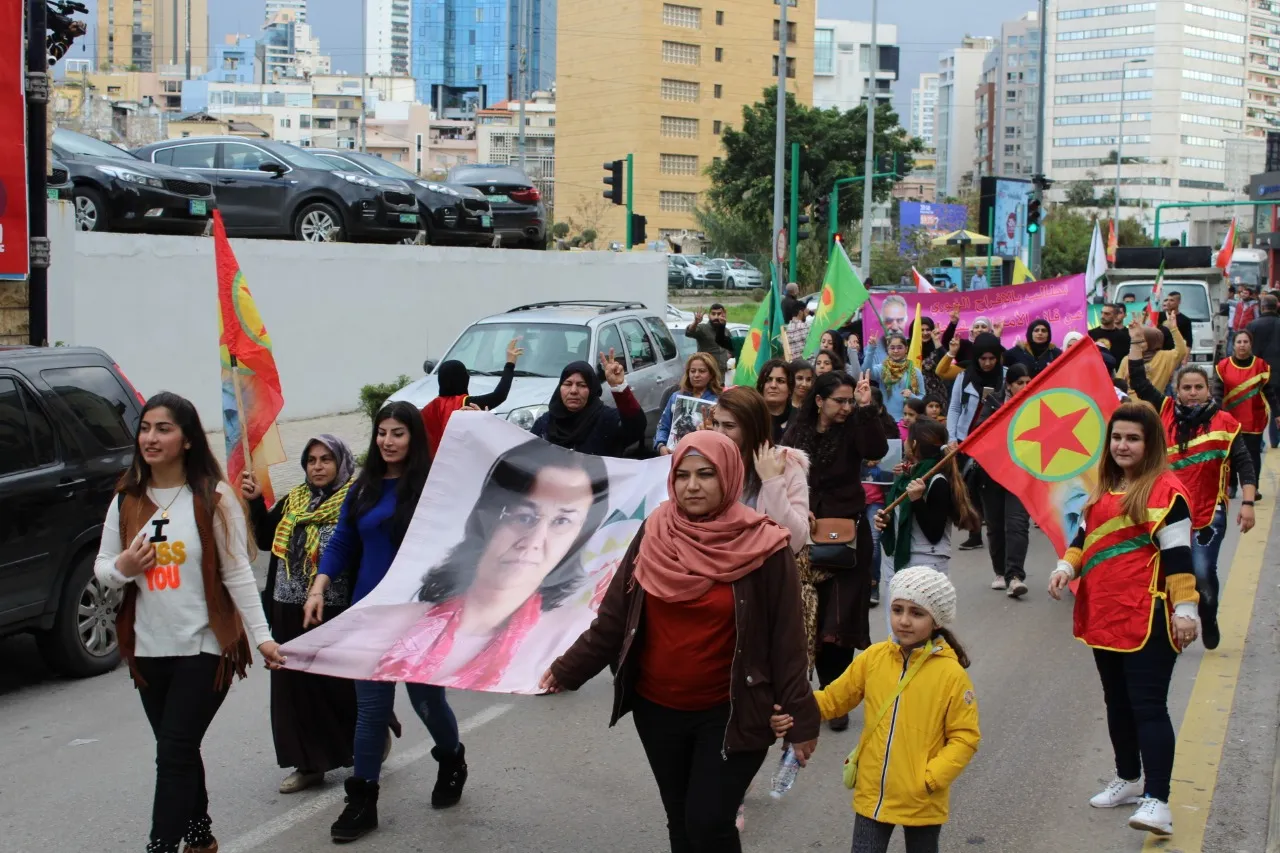 Kurdistaniyên li Lubnanê li dijî tecrîdê daketin qadan