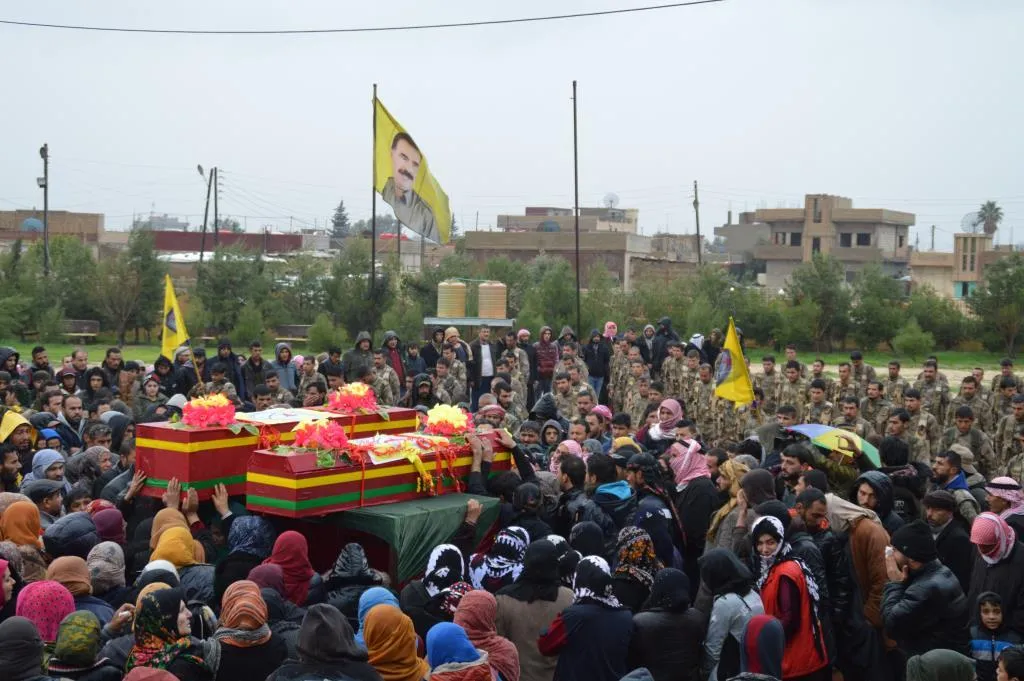 Li Qamişlo cenazeyên du cangoriyên azadiyê hatin veşartin