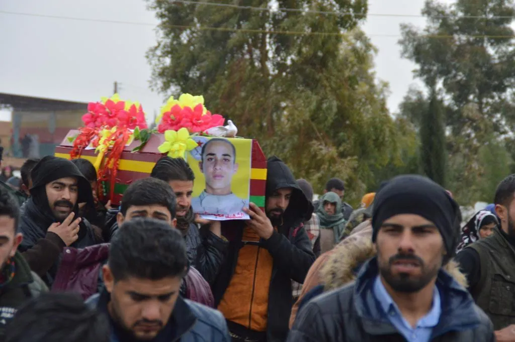 Li Qamişlo cenazeyên du cangoriyên azadiyê hatin veşartin