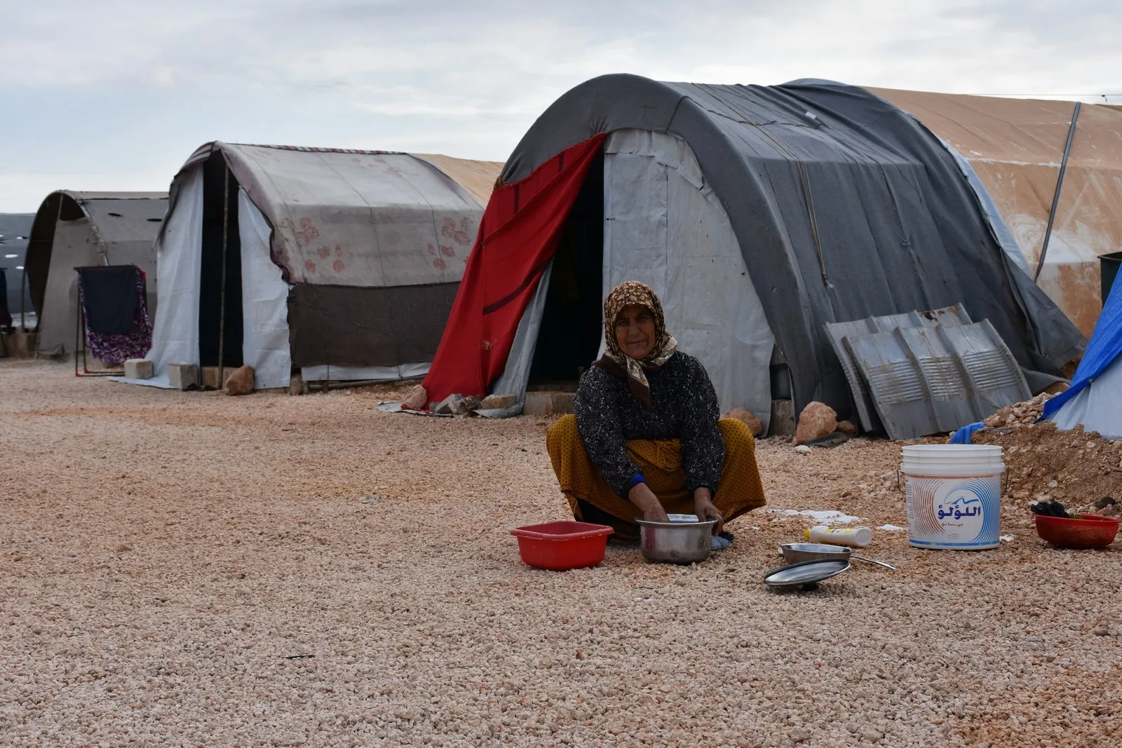 Jinên Efrînê yên neçarî koçberiyê bûn jiyaneke nû diafirînin