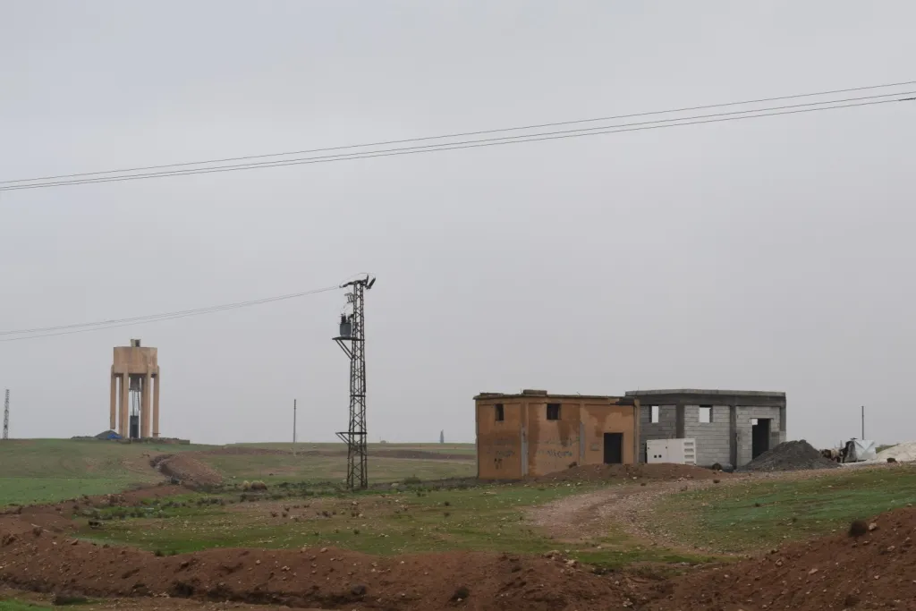 Şaredariya Gel a El-Cirn ruxmî derfetên kêm, projeyên xizmetguzariyê pêşkêş dike