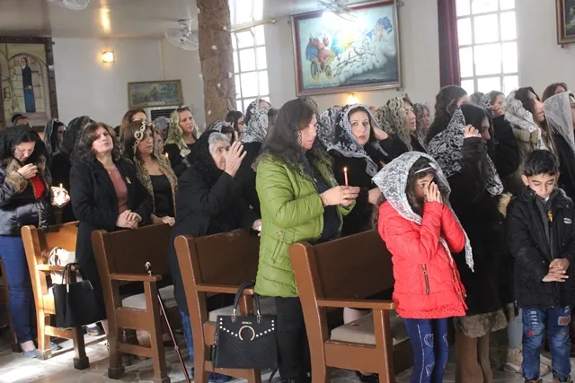 Di nav ewlehiyê  de jiyana xwe didomînin