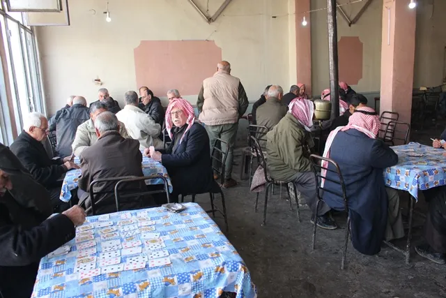 Di nav ewlehiyê  de jiyana xwe didomînin