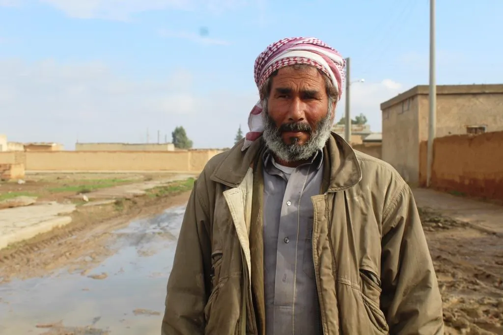 Şêniyên gundewarên Reqayê ji ber nebaşiya rêyan bi gazinc in