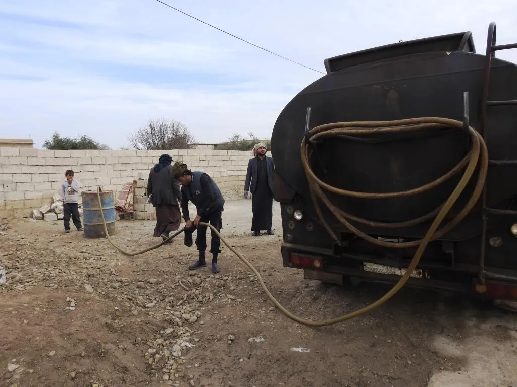 Li Reqayê mazot li şêniyan tê belavkirin