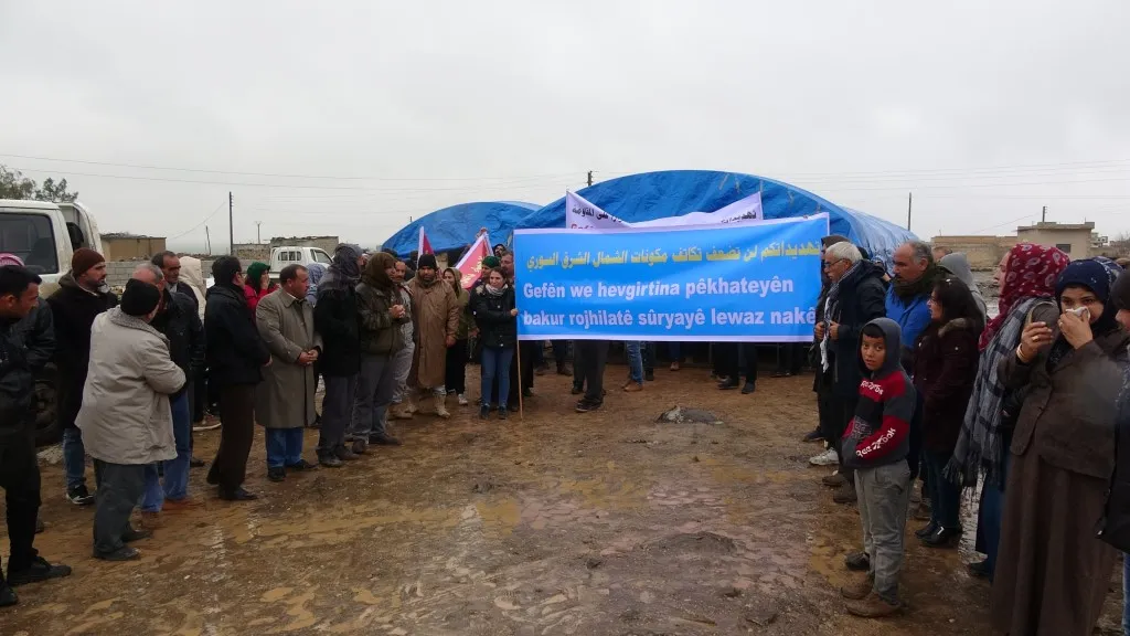 Gelê Kobanê li dijî gefên dewleta Tirk çalakiyan li dar dixe