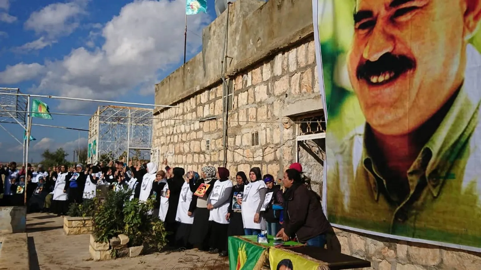 Jinên Efrînê dest bi greva birçîbûnê kir