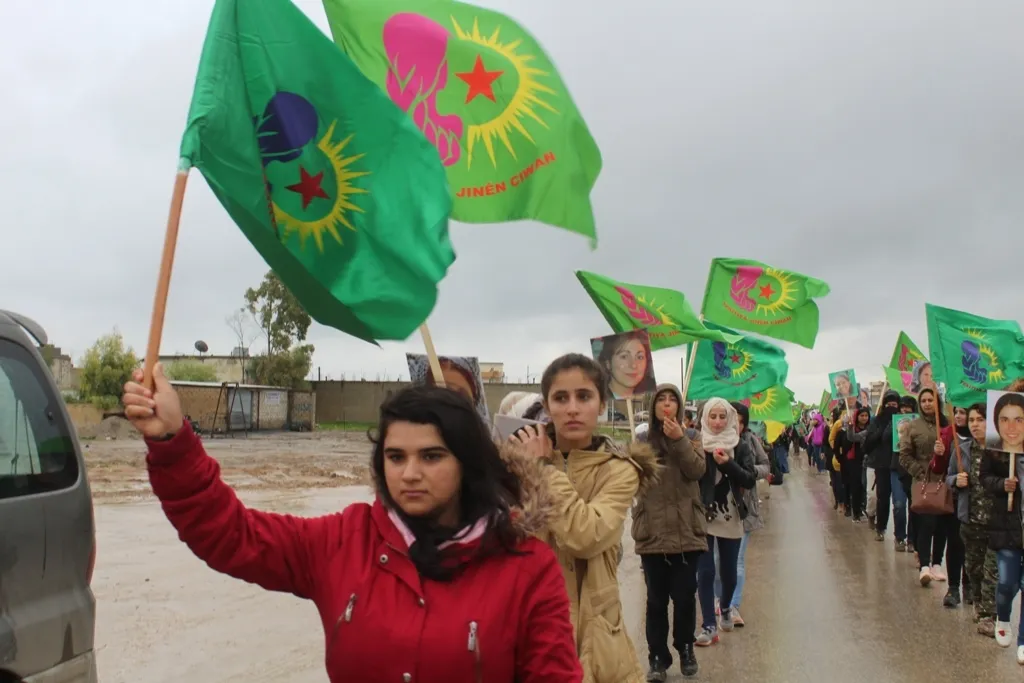 Meşa Jinên Ciwan dest pê kir