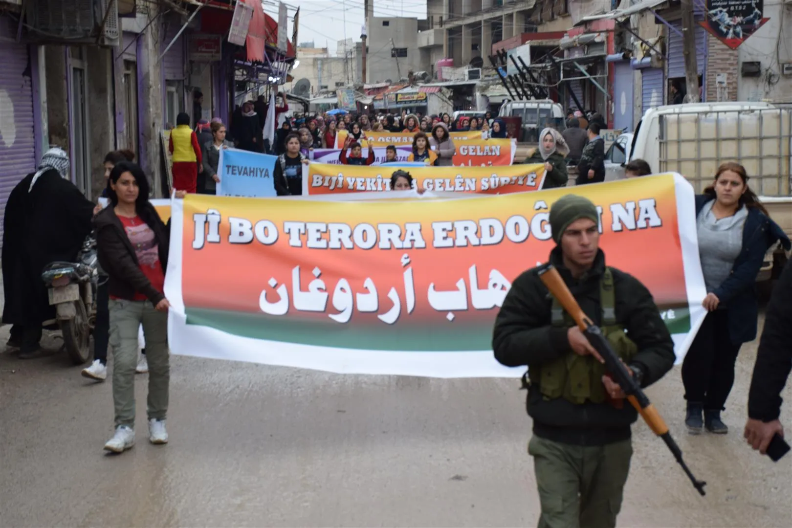 ‘Erdogan terorê li dijî me bi kar tîne û civaka navdewletî bê deng e’