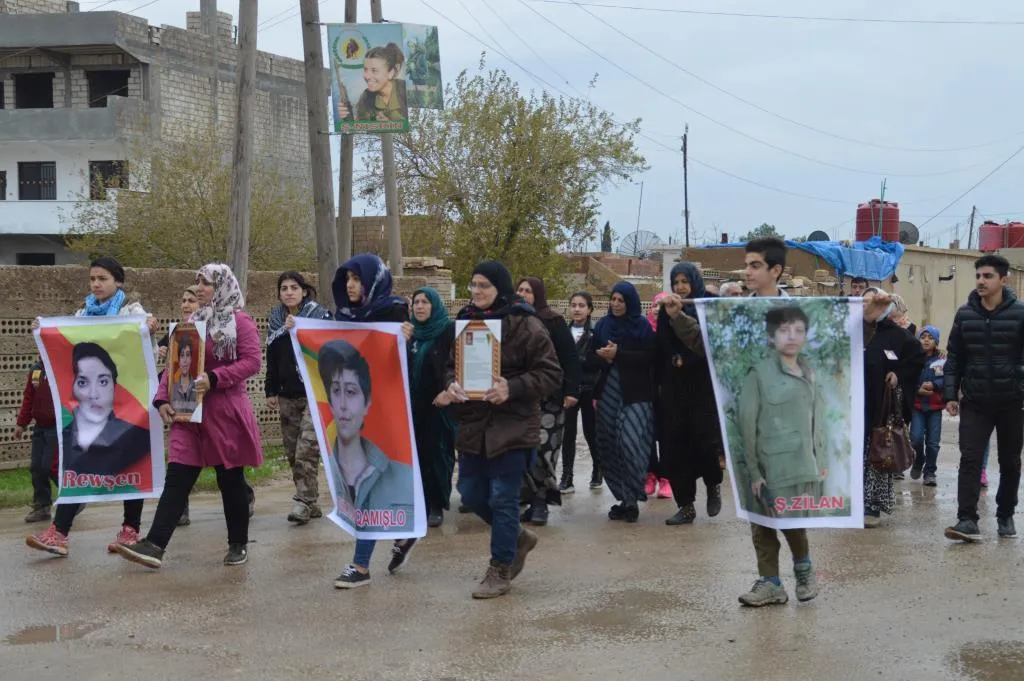 Li Qamişlo ji bo şehîd Zîlan û şehîd Şêrhat merasîma sersaxiyê