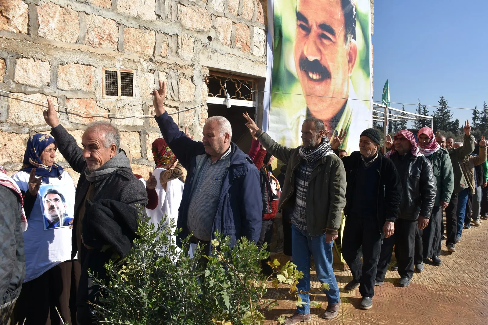 Çalakiya greva birçîbûnê ya jinên Efrînê didome