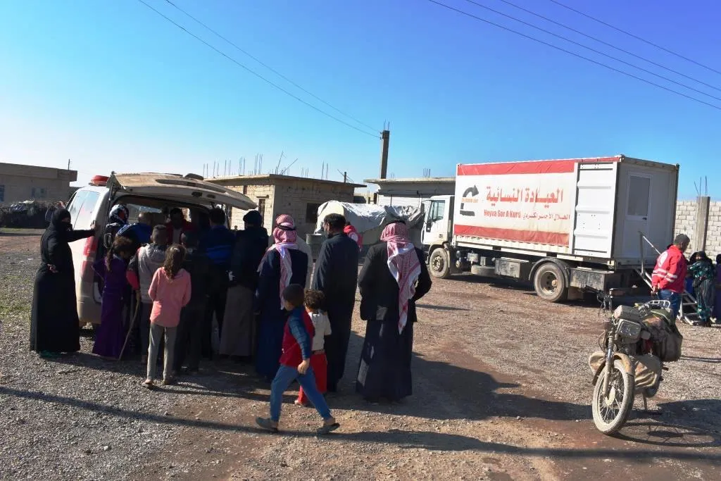 Heyva Sor a Kurd li Dêrazorê dest bi hemleya dermankirinê kir